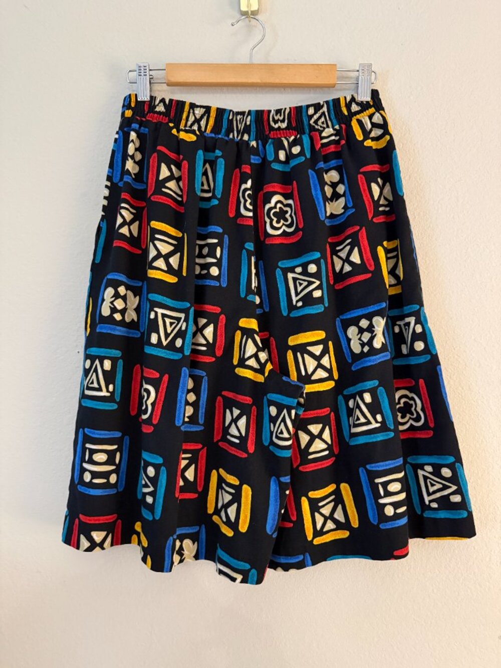 Vintage 90s Worthington Bright Geometric Print Pleated Relaxed High Rise Shorts - Picture 5 of 8
